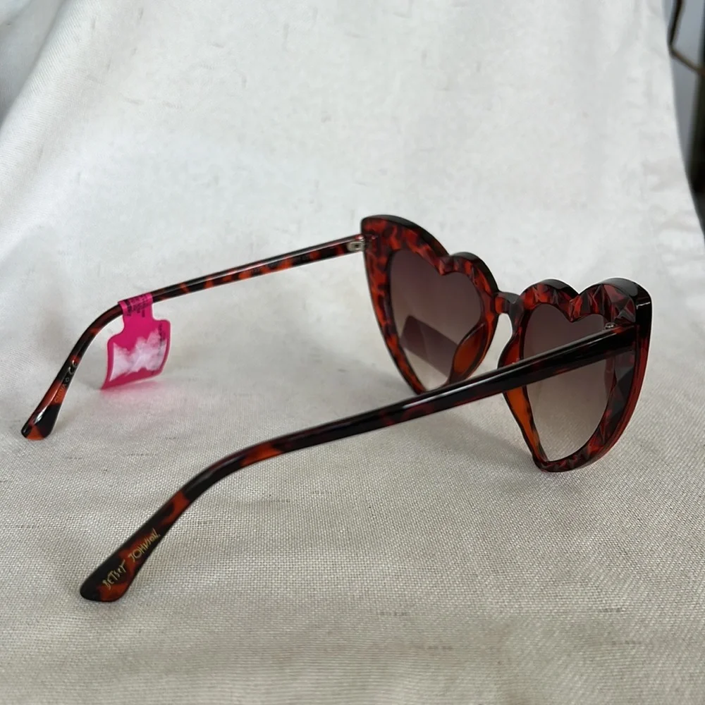 BETSEY JOHNSON heart shaped sunglasses